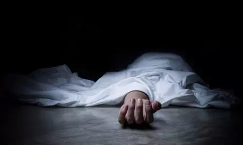 ബഹുനില കെട്ടിടത്തിൽ നിന്ന് ചാടി യുവതി ജീവനൊടുക്കി: ശരീരം രണ്ടായി പിളർന്നു; സംഭവം മുംബൈയിൽ