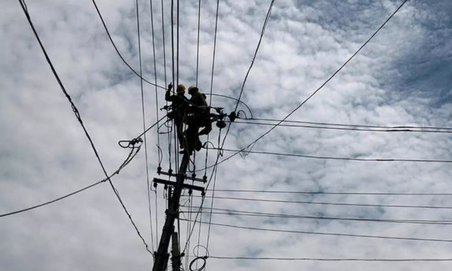 കാ​ല​വ​ര്‍ഷം; കെ.​എ​സ്.​ഇ.​ബി​ക്ക് 8.96 കോ​ടി​യു​ടെ ന​ഷ്ടം