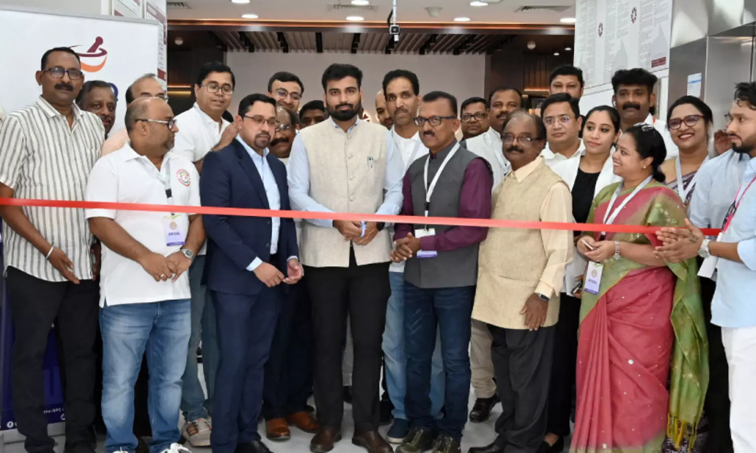 തൊ​ഴി​ലാ​ളി​ക​ൾ​ക്കാ​യി ഐ.​സി.​ബി.​എ​ഫ് മെ​ഡി​ക്ക​ൽ ക്യാ​മ്പ്