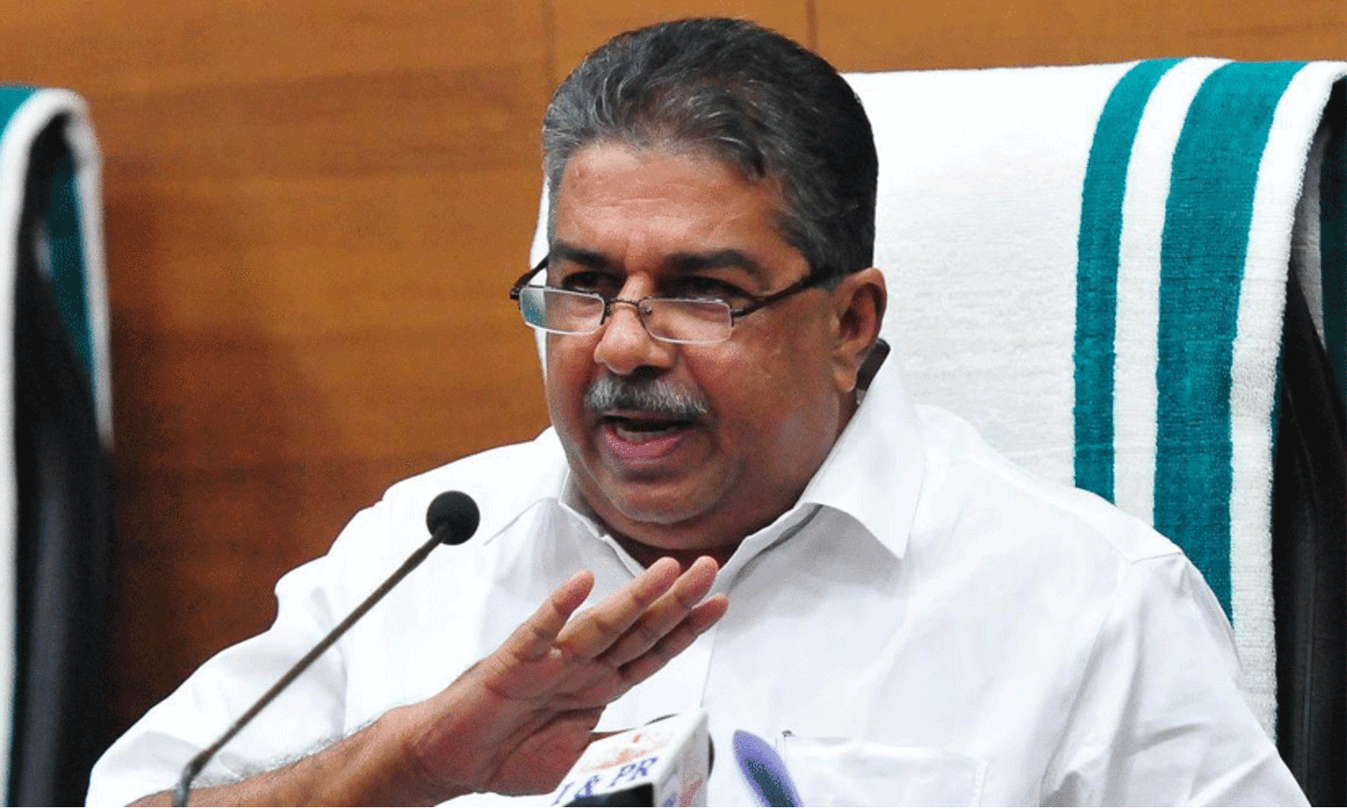 കടലിൽ നിന്നുള്ള മത്സ്യം കഴിക്കാം, ആശങ്കപ്പെടേണ്ട സാഹചര്യമില്ല- മന്ത്രി സജി ചെറിയാൻ