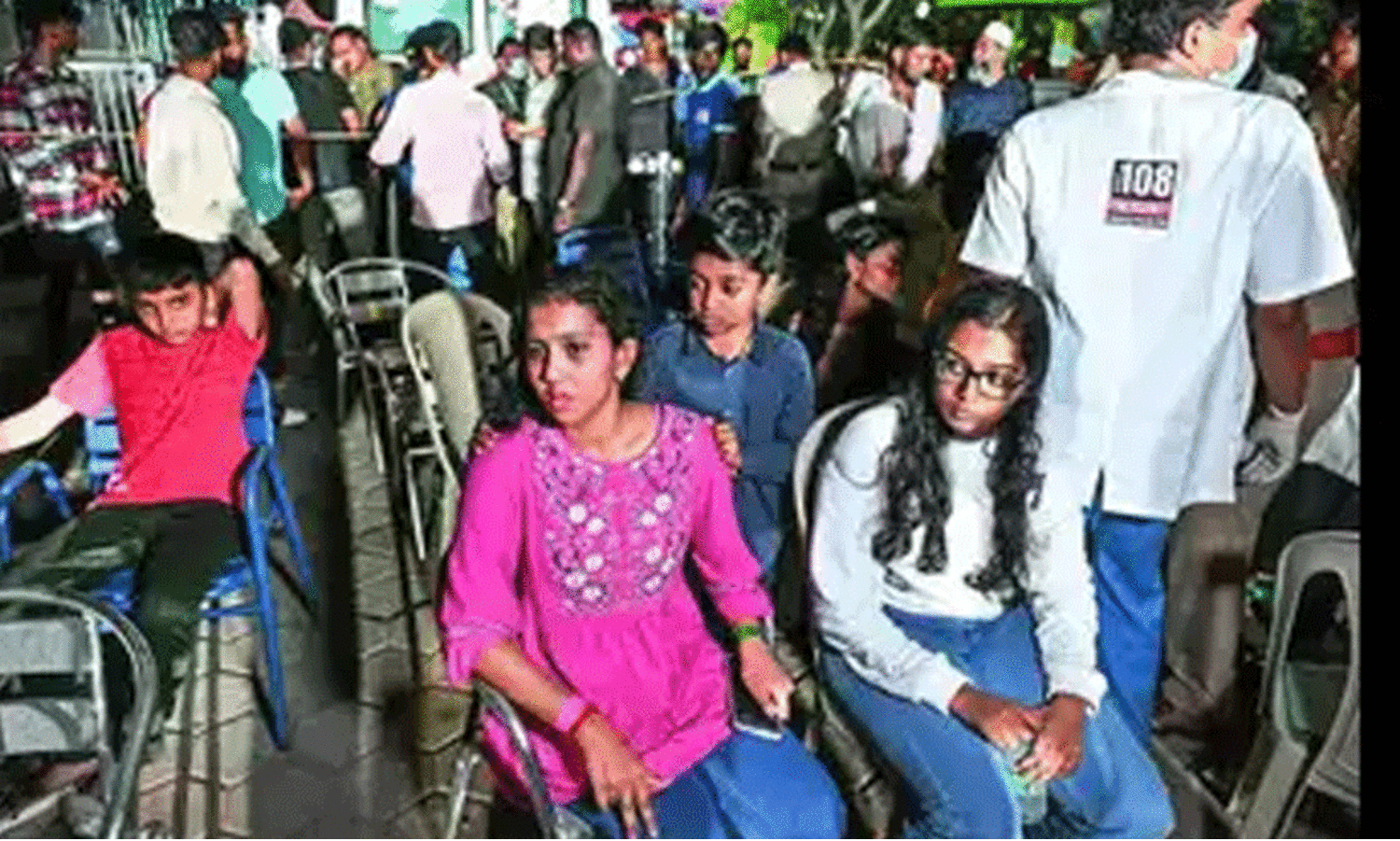 ചെന്നൈയിൽ റോളർകോസ്റ്റർ തകരാറിലായി; മുപ്പതോളം പേർ 50 അടി ഉയരത്തിൽ കുടുങ്ങിയത് മൂന്ന് മണിക്കൂർ