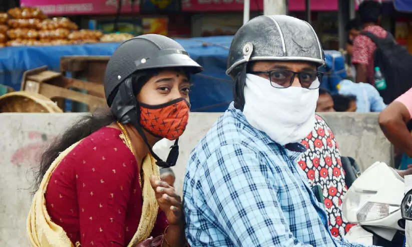 കർണാടകയിൽ 36 കോവിഡ് കേസുകൾകൂടി; സജീവ കോവിഡ് രോഗികളുടെ എണ്ണം നൂറിലെത്തി കർണാടകയിൽ 36 കോവിഡ് കേസുകൾകൂടി; സജീവ കോവിഡ് രോഗികളുടെ എണ്ണം നൂറിലെത്തി