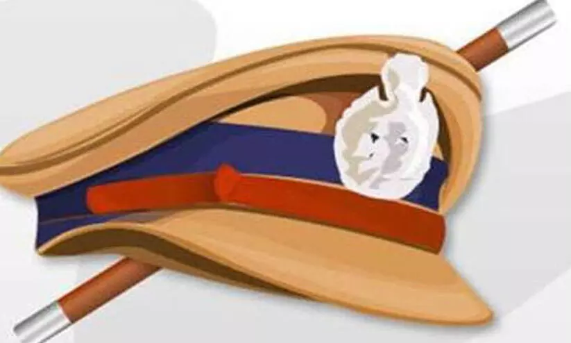 അമിത ജോലിഭാരം; പരമ്പരാഗത പൊലീസ് പുനഃസംഘടിപ്പിക്കണമെന്ന് കെ.പി.ഒ.എ അമിത ജോലിഭാരം; പരമ്പരാഗത പൊലീസ് പുനഃസംഘടിപ്പിക്കണമെന്ന് കെ.പി.ഒ.എ