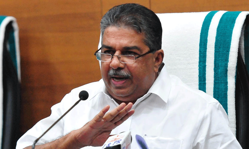 കടലിൽ നിന്നുള്ള മത്സ്യം കഴിക്കാം, ആശങ്കപ്പെടേണ്ട സാഹചര്യമില്ല- മന്ത്രി സജി ചെറിയാൻ