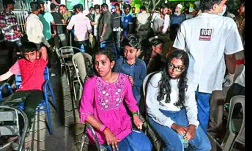 ചെന്നൈയിൽ റോളർകോസ്റ്റർ തകരാറിലായി; മുപ്പതോളം പേർ 50 അടി ഉയരത്തിൽ കുടുങ്ങിയത് മൂന്ന് മണിക്കൂർ