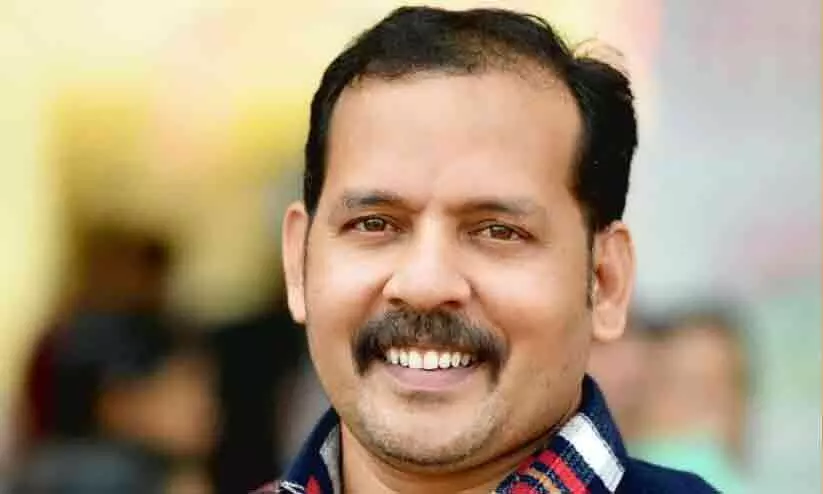 യു. ഭരതൻ മെമ്മോറിയൽ പ്രഥമ പുരസ്കാരം പ്രമേഷ് കൃഷ്ണക്ക് യു. ഭരതൻ മെമ്മോറിയൽ പ്രഥമ പുരസ്കാരം പ്രമേഷ് കൃഷ്ണക്ക്