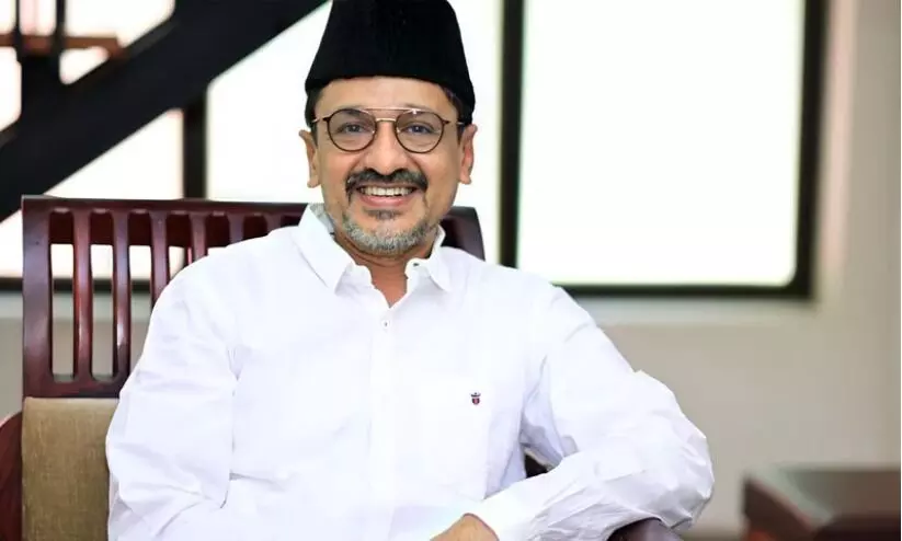 സാദിഖലി ശിഹാബ് തങ്ങൾ ഹജ്ജിന് യാത്ര തിരിച്ചു