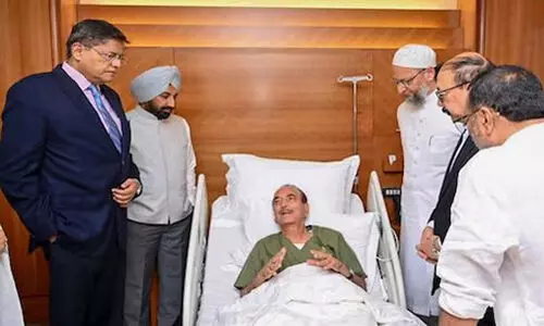 ആരോഗ്യ പ്രശ്നം: ഗുലാം നബി ആസാദിനെ  ആശുപത്രിയിൽ പ്രവേശിപ്പിച്ചു