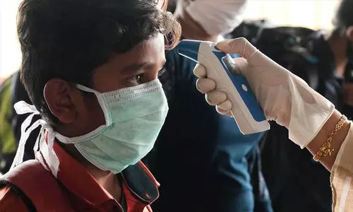 കോവിഡ് രോഗികളുടെ എണ്ണം വർധിക്കുന്നു; ലക്ഷണങ്ങളുണ്ടെങ്കില്‍ നിര്‍ബന്ധമായും മാസ്‌ക് ധരിക്കണമെന്ന് ആരോഗ്യവകുപ്പ്, പരിശോധന നടത്താനും നിര്‍ദേശം