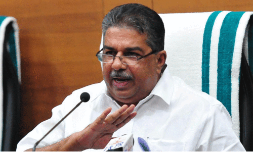 കടലിൽ നിന്നുള്ള മത്സ്യം കഴിക്കാം, ആശങ്കപ്പെടേണ്ട സാഹചര്യമില്ല- മന്ത്രി സജി ചെറിയാൻ