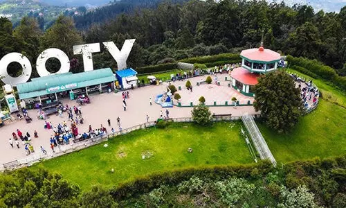 ഊട്ടിയിൽ പോകുന്നവർ ജാഗ്രതൈ! നീലഗിരിയിൽ രണ്ടുദിവസം കൂടി അതിതീവ്ര മഴ തുടരും; വാഹനങ്ങൾക്ക് നിയന്ത്രണം, വിനോദസഞ്ചാര കേന്ദ്രങ്ങൾ അടച്ചു