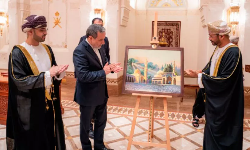 ഇറാൻ പ്രസിഡന്‍റ് സന്ദർശനം; സ്മാരക തപാൽ സ്റ്റാമ്പ് പുറത്തിറക്കി