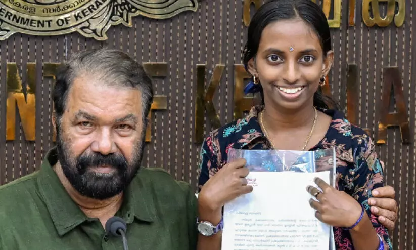 ചരിത്രത്തിലാദ്യമായി വിദ്യാർഥിനിയുടെ കവിത പ്രവേശനോത്സവ ഗാനം