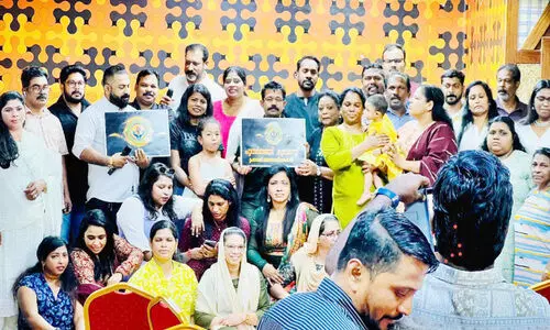 പു​ന​ർ​ജ​നി പ്ര​വാ​സി അ​സോ​സി​യേ​ഷ​ൻ ലോ​ഗോ പ്ര​കാ​ശ​നം