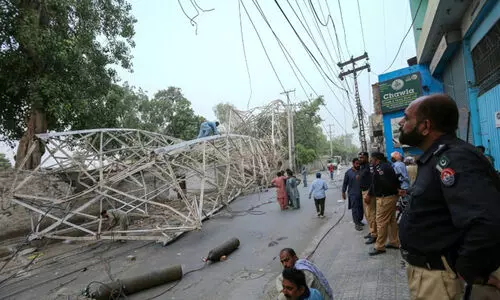 പാകിസ്താനിൽ ശക്തമായ വെള്ളപ്പൊക്കവും മണ്ണിടിച്ചിലും; പത്ത് പേർ മരിച്ചതായി റിപ്പോർട്ട് പാകിസ്താനിൽ ശക്തമായ വെള്ളപ്പൊക്കവും മണ്ണിടിച്ചിലും; പത്ത് പേർ മരിച്ചതായി റിപ്പോർട്ട്