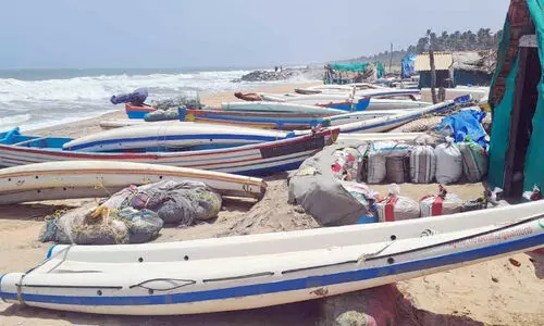 ഡ്രോൺ വഴി കണ്ടെയ്നറുകളുടെ വിവരശേഖരണം തുടങ്ങി; ദുരിതത്തിലായി മ​ത്സ്യ​ത്തൊ​ഴി​ലാ​ളി​ക​ൾ