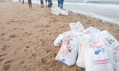 വിഴിഞ്ഞത്തും പൂവാറിലും കല്ലുമുക്കിലും കണ്ടെയ്നറുകളും പോളി എത്തിലിനും വിഴിഞ്ഞത്തും പൂവാറിലും കല്ലുമുക്കിലും കണ്ടെയ്നറുകളും പോളി എത്തിലിനും