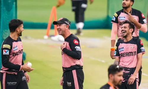 ടോസ് ബംഗളൂരുവിന്, പഞ്ചാബിനെ ബാറ്റിങ്ങിന് വിട്ടു; നയിക്കാൻ പാട്ടീദാർ, ഹേസൽവുഡ് തിരിച്ചെത്തി