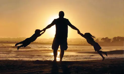 വ​ടി​യി​ൽ തീ​രു​മോ അ​ടി​പി​ടി?