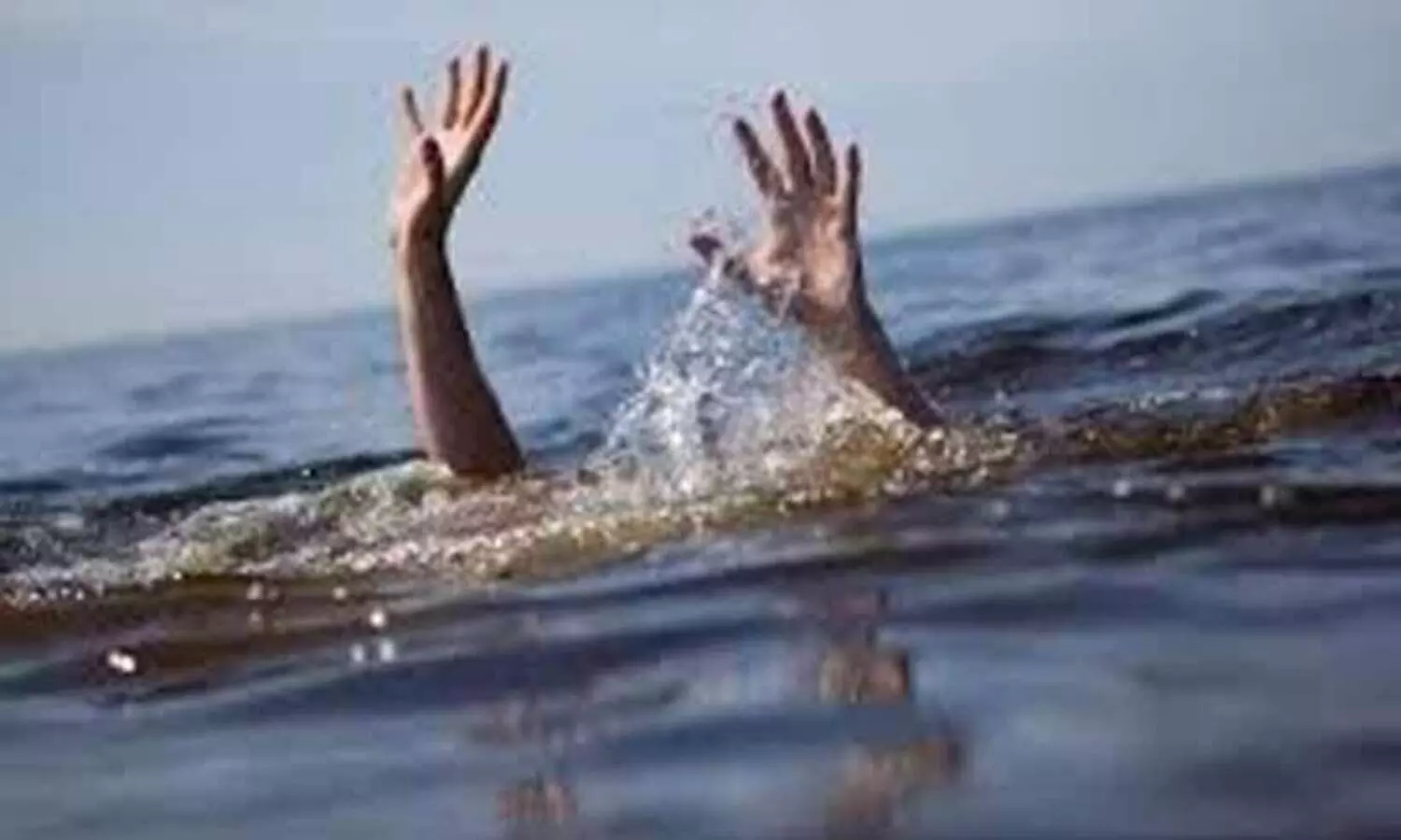 കോട്ടയത്ത് മീൻ പിടിക്കുന്നതിനിടെ വള്ളം മുങ്ങി രണ്ടു പേർ മരിച്ചു