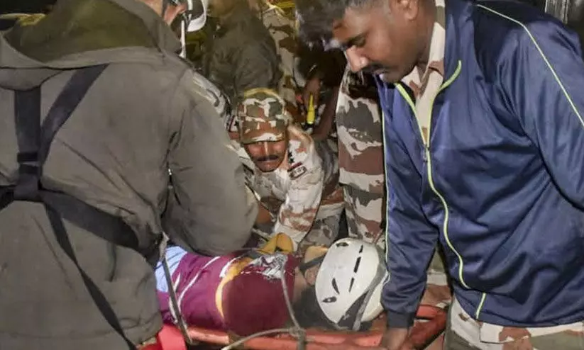 ടീസ്റ്റ നദിയിൽ ടൂറിസ്റ്റ് വാഹനം മറിഞ്ഞ് ഒരു മരണം ; എട്ടു പേരെ കാണാതായി