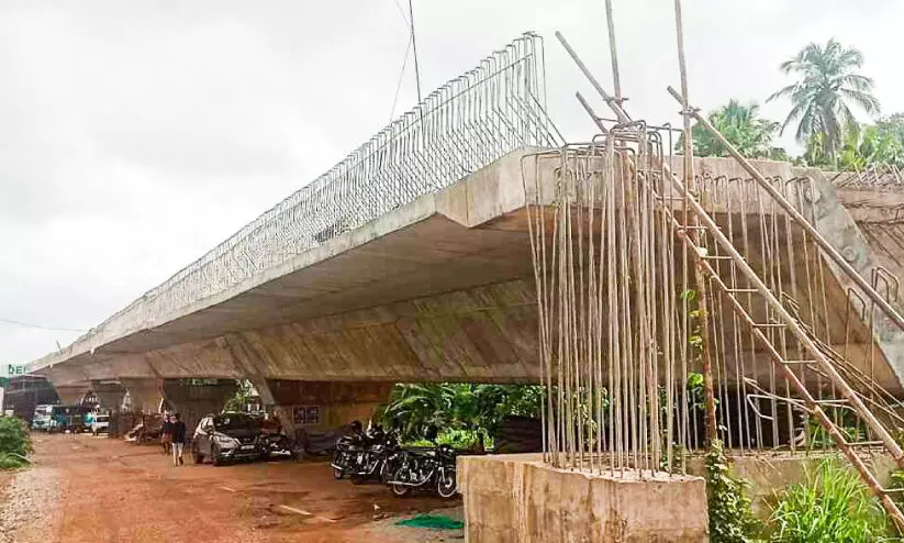 മഴ: അബാൻ ജങ്​​ഷനിൽ ദുരിതയാത്ര