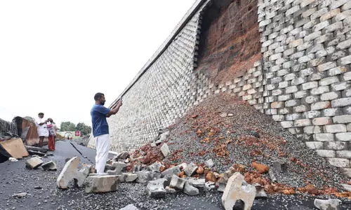 ദേശീയപാത തകർച്ച; തു​റ​ന്നു​സ​മ്മ​തി​ച്ച് ദേ​ശീ​യ​പാ​ത അ​തോ​റി​റ്റി