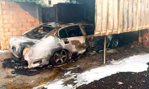 വാ​ഹ​ന​ത്തി​ന് തീ​യി​ട്ട​യാ​ൾ പി​ടി​യി​ൽ