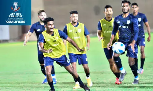 യു​വ ഇ​ന്ത്യ ഖ​ത്ത​റി​ൽ പ​ന്തു​ത​ട്ടും