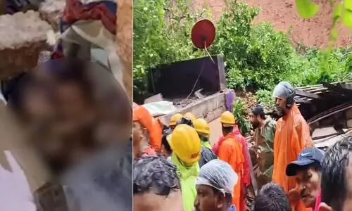 മണ്ണിനടിയിലായ വീടിനുള്ളിൽ നിന്നും കുട്ടിയുടെ കരച്ചിൽ, അവശിഷ്ടങ്ങൾ നീക്കിയപ്പോൾ കണ്ടത് രണ്ടു കുട്ടികളെ നെഞ്ചോട് ചേർത്ത അമ്മ, ഓക്സിജൻ നൽകി ഒൻപത് മണിക്കൂർ നീണ്ട രക്ഷാപ്രവർത്തനം, ഒടുവിൽ ജീവൻ ബാക്കിയായത് അമ്മക്ക് മാത്രം മണ്ണിനടിയിലായ വീടിനുള്ളിൽ നിന്നും കുട്ടിയുടെ കരച്ചിൽ, അവശിഷ്ടങ്ങൾ നീക്കിയപ്പോൾ കണ്ടത് രണ്ടു കുട്ടികളെ നെഞ്ചോട് ചേർത്ത അമ്മ, ഓക്സിജൻ നൽകി ഒൻപത് മണിക്കൂർ നീണ്ട രക്ഷാപ്രവർത്തനം, ഒടുവിൽ ജീവൻ ബാക്കിയായത് അമ്മക്ക് മാത്രം