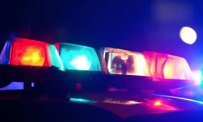 അ​ടി​യ​ന്ത​ര വാ​ഹ​ന​ങ്ങ​ൾ​ക്ക്​ വ​ഴി ന​ൽ​ക​ണം