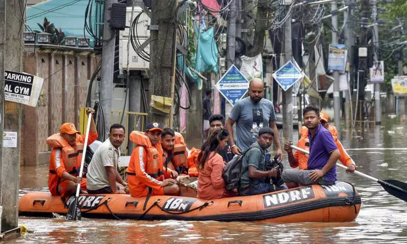അസമിൽ തുടർച്ചയായ മഴയും വ്യാപക മണ്ണിടിച്ചിലും; അഞ്ച് മരണം, ആയിരങ്ങൾ ദുരിതത്തിൽ