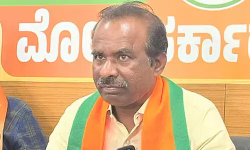 ക​ല​ബു​റ​ഗി ഡി.​സി​ക്കെ​തി​രാ​യ വി​ദ്വേ​ഷ പ​രാ​മ​ർ​ശം;    ബി.​ജെ.​പി എം.​എ​ൽ.​സി ര​വി​കു​മാ​ർ മാ​പ്പു പ​റ​യണമെന്ന് കോടതി