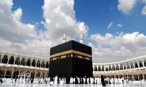 ഹ​ജ്ജി​ന് പോ​യ​വ​ർ​ക്കു​ള്ള സു​ര​ക്ഷ​യും ക്ഷേ​മ​വും പ​രി​ശോ​ധി​ക്കാ​ൻ ഫീ​ൽ​ഡ് സ​ന്ദ​ർ​ശ​നം ന​ട​ത്തി ബ​ഹ്റൈ​ൻ ഹ​ജ്ജ് മി​ഷ​ൻ മേ​ധാ​വി