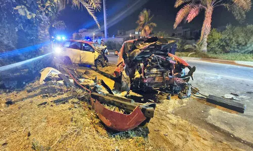 ശൈ​ഖ് ഖ​ലീ​ഫ സ​ൽ​മാ​ൻ ഹൈ​വേ​യി​ൽ കാ​റു​ക​ൾ കൂ​ട്ടി​യി​ടി​ച്ച് യു​വ ദ​മ്പ​തി​ക​ൾ​ക്ക് ദാ​രു​ണാ​ന്ത്യം