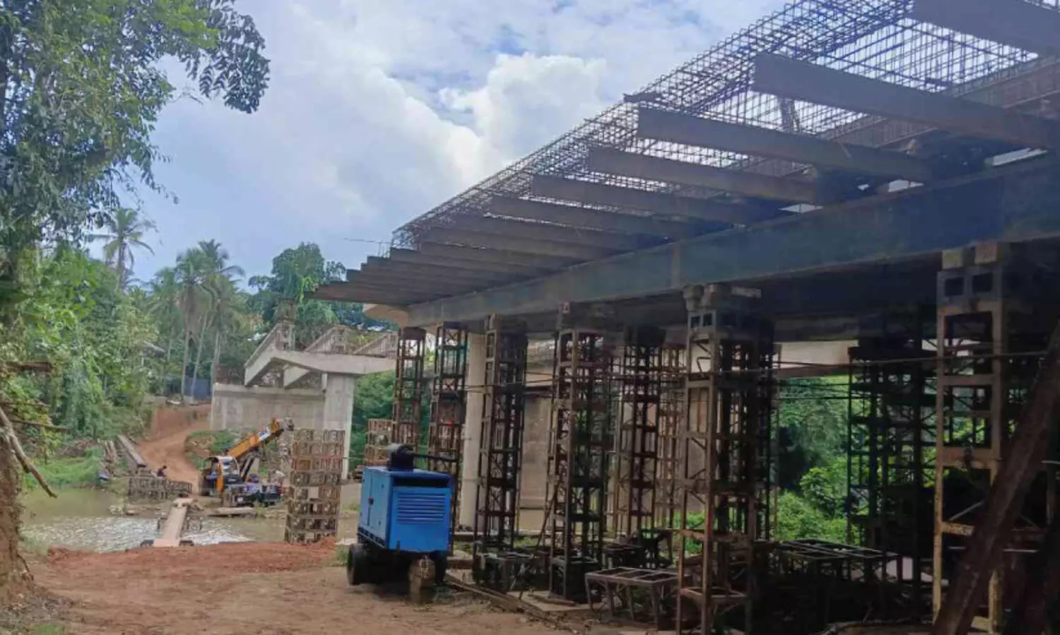 പടനിലം പാലം നിർമാണം പാതിവഴിയിൽ