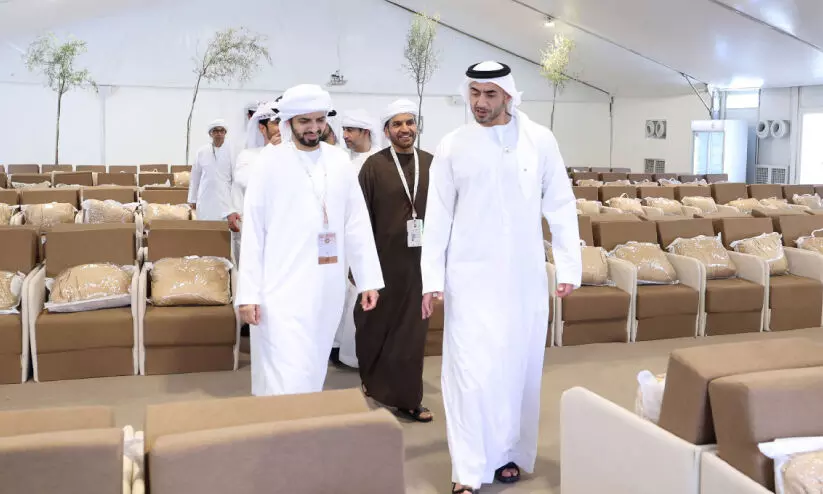 സൗ​ദി​യി​ലെ യു.​എ.​ഇ അം​ബാ​സ​ഡ​ർ ഹ​ജ്ജ്​ ക്യാ​മ്പു​ക​ൾ സ​ന്ദ​ർ​ശി​ച്ചു