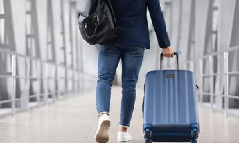 ചൂ​ടു കൂ​ടു​ന്നു; ത​ണു​പ്പു​​േത​ടി പു​റംരാ​ജ്യ​ങ്ങ​ളി​ലേ​ക്ക്