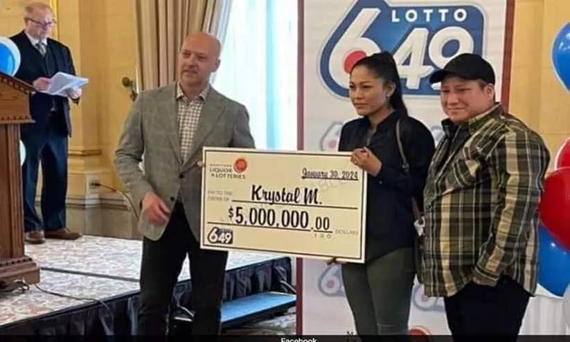 30 കോടിയുടെ ലോട്ടറിയടിച്ചു, പണം വാങ്ങാൻ കാമുകിയെ ഏൽപിച്ചു; കാമുകനെ പറ്റിച്ച് കടന്നുകളഞ്ഞ് പെൺകുട്ടി