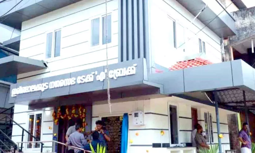 ഇരിങ്ങാലക്കുടയിലെ ‘ടേക്ക് എ ബ്രേക്ക്’ ബ്രേക്ക് എടുക്കുകയാണെന്ന് കുടുംബശ്രീ ഇരിങ്ങാലക്കുടയിലെ ‘ടേക്ക് എ ബ്രേക്ക്’ ബ്രേക്ക് എടുക്കുകയാണെന്ന് കുടുംബശ്രീ