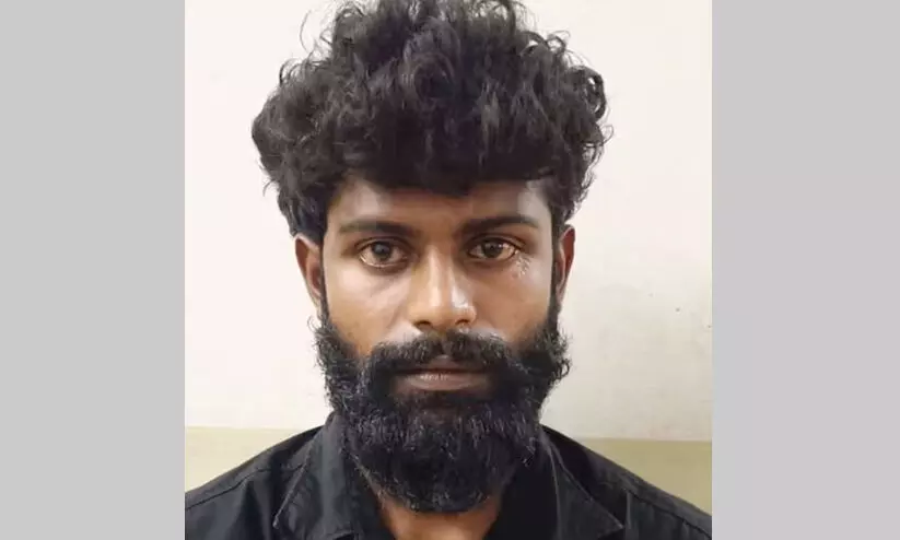 സ്ത്രീയെ വീട്ടിൽ കയറി പീഡിപ്പിക്കാൻ ശ്രമം; വാളയാർ കേസിൽ ജാമ്യത്തിലിറങ്ങിയ പ്രതി വീണ്ടും അറസ്റ്റിൽ സ്ത്രീയെ വീട്ടിൽ കയറി പീഡിപ്പിക്കാൻ ശ്രമം; വാളയാർ കേസിൽ ജാമ്യത്തിലിറങ്ങിയ പ്രതി വീണ്ടും അറസ്റ്റിൽ