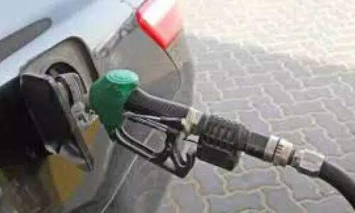 മാ​റ്റ​മി​ല്ലാ​തെ ജൂ​ണി​ലെ പെ​ട്രോ​ൾ നി​ര​ക്ക്;​ ഡീ​സ​ലി​ന് 7 ഫി​ൽ​സ്​ കു​റ​ഞ്ഞു