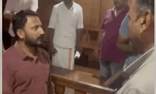അര്‍ധരാത്രിയില്‍ കോണ്‍ഗ്രസിന്റെ അനുനയ നീക്കം; രാഹുല്‍ മാങ്കൂട്ടത്തില്‍ അന്‍വറിനെ വീട്ടിലെത്തി കണ്ടു