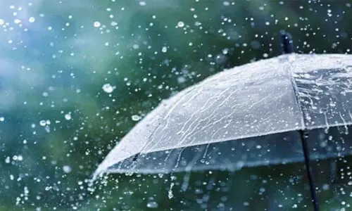 ജൂ​ണി​ൽ നി​ന്ന് നീ​ങ്ങു​ന്ന മ​ൺ​സൂ​ൺ