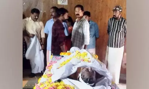 വിരമിക്കലിന്‍റെ ആദരവ് ഏറ്റുവാങ്ങാനെത്തിയത് ചേതനയറ്റ ശരീരം