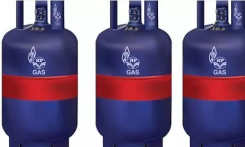 വാണിജ്യ എൽ.പി.ജി സിലിണ്ടർ വില കുറച്ചു; ഗാർഹിക സിലിണ്ടറിന്റെ വിലയിൽ മാറ്റമില്ല