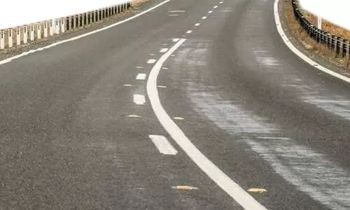 റോഡ് അനുമതിയില്ലാതെ കുഴിക്കരുത്; ജി​ല്ല വി​ക​സ​ന സ​മി​തി യോ​ഗ​ത്തിൽ​ പൊ​തു​മ​രാ​മ​ത്ത് വ​കു​പ്പ്   മ​ന്ത്രി​യു​ടെ നി​ർ​ദേ​ശം