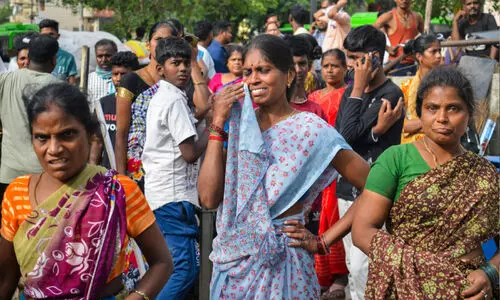 ഡൽഹിയിലെ മദ്രാസി ക്യാമ്പ് ചേരി പൊളിച്ചുനീക്കുന്നു; കുടിയൊഴിപ്പിക്കുന്നത് മഴവെള്ളച്ചാൽ വൃത്തിയാക്കാൻ