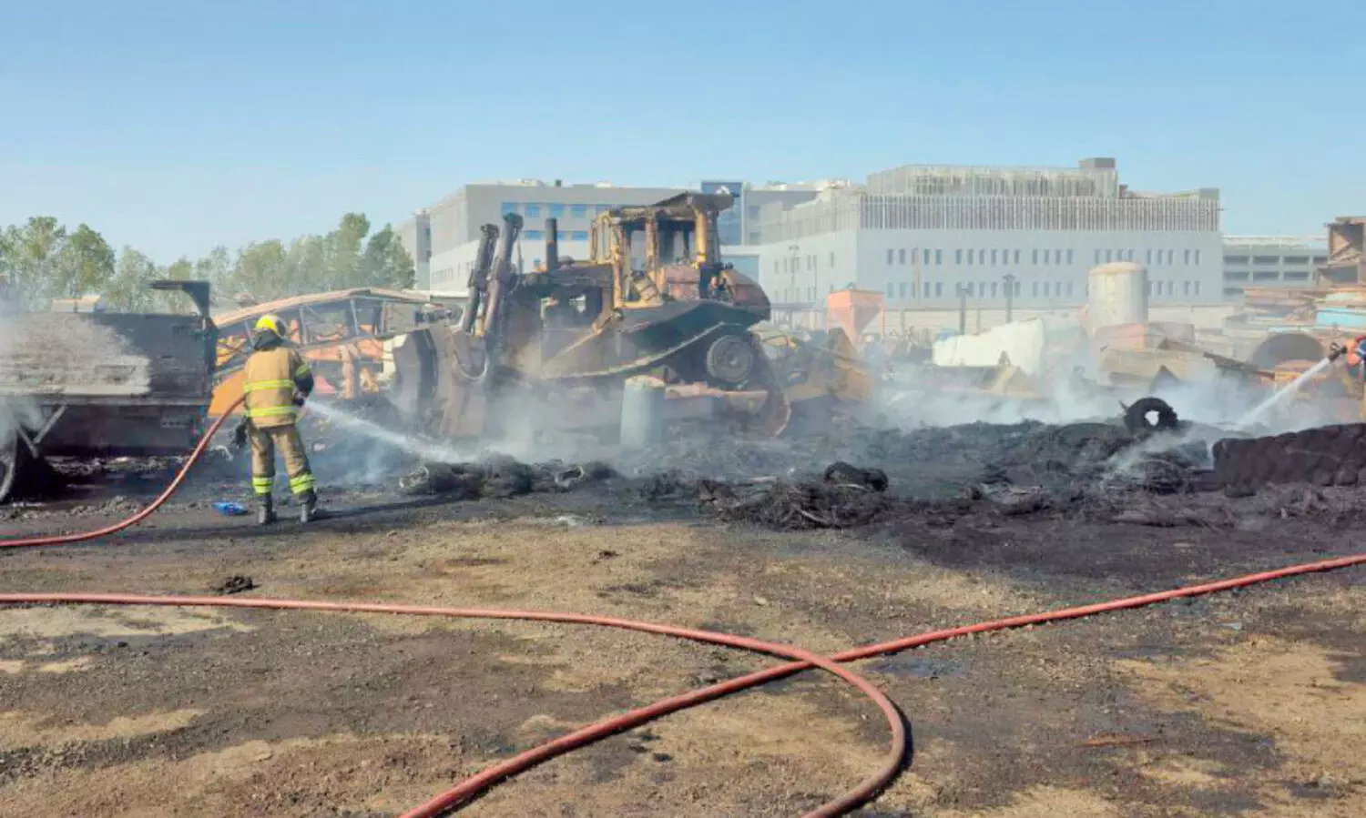 അം​ഗറ സ്ക്രാ​പ്പ് യാ​ർ​ഡി​ൽ തീ​പി​ടി​ത്തം