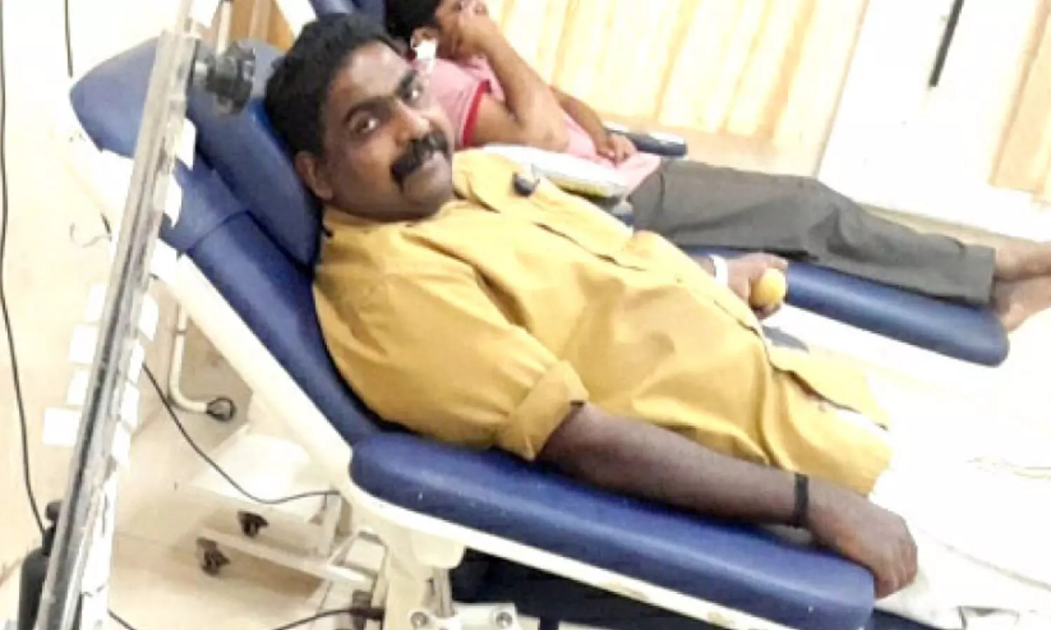 25 വർഷത്തിനിടെ 75 തവണ രക്തദാനം; മാതൃകയായി ഓട്ടോ ഡ്രൈവർ